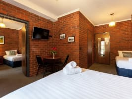 AN OUTSTANDING BUSINESS IN A BEAUTIFUL PART OF VICTORIA - 2873ML