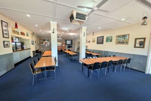 Murray River One Pub Town - Railway Hotel, Strathmerton Vic