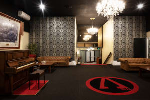 THRIVING SUNSHINE COAST HOTEL - 138HL