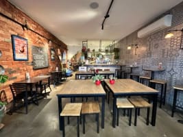 PRICE SIGNIFICANTLY REDUCED – PRIME GLENFERRIE ROAD HOSPITALITY OPPORTUNITY