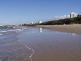 CARLA LUNA - ITALIAN RESTAURANT WITH FREEHOLD ACROSS FROM BEACH!