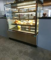 Established Cafe/Restaurant Strong Local Following & Proven Performance