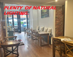 Beautiful Cafe or Restaurant that has it all.