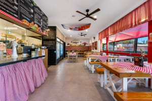 Work and live in Paradise