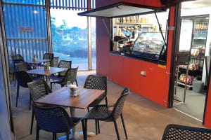 LEASEHOLD - Gardens Lake Cafe, Ararat VIC - 1P0617