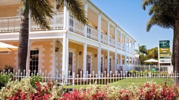 UNDER OFFER - White Lace Motor Inn West Mackay