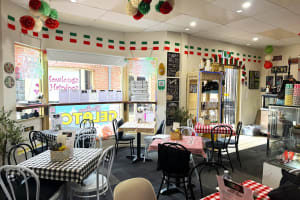 LEASEHOLD - Italian Pizzeria, Howlong NSW - 1P0599