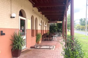 FREEHOLD - Royal Hotel, Adelong NSW - 1P0607