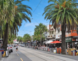FULLY LICENSED BAR & RESTAURANT | WALKING DISTANCE TO LUNA PARK | NEXT TO MAJOR THEATRE