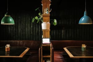 LEASEHOLD - Tomahawks Bar & Eatery, Bright VIC - 1P0589