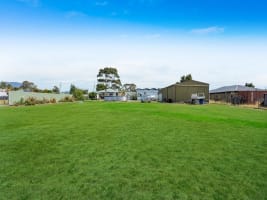 Road House General Store LPO Freehold 3BR Home Block size 2668m2, T/O FY25 $1.5mill+