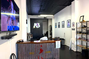 LEASEHOLD - Morv The Barber, Corowa NSW - 1P0587