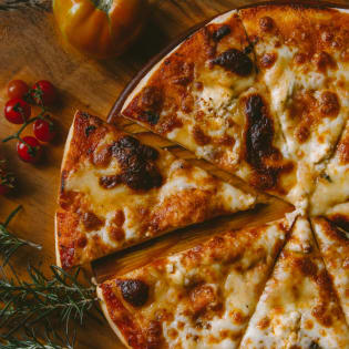 LICENSED RESTAURANT & PIZZERIA