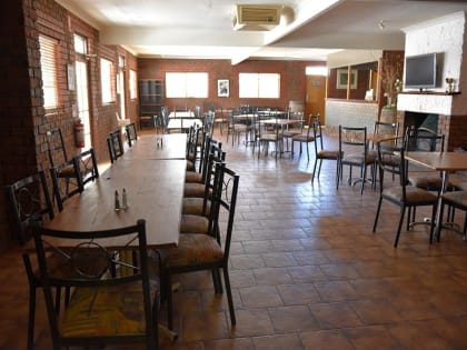 Historic hotel at the gateway to the Flinders Ranges