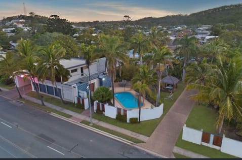 Freehold or Leasehold Motel for Sale in Gladstone