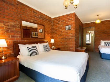 AN OUTSTANDING BUSINESS IN A BEAUTIFUL PART OF VICTORIA - 2873ML