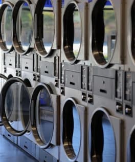$220K | Automated Sunshine Laundromat | Low Rent | Long Lease