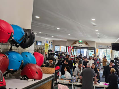 ROOMS TO RENT, OFFICES TO LEASE, SNOWBUNNIES TO SKI - 9CF