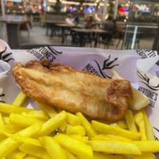 Café operates five days a week, located at a major Hospital.