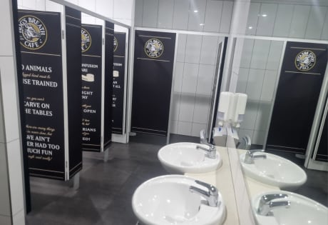 National Restaurant Franchise Opportunity. Excellent Net Profit Estabishment.