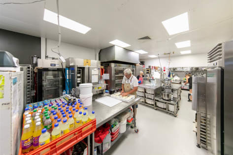 Profitable Bakery + Freehold  / Prime Sea Change Location!