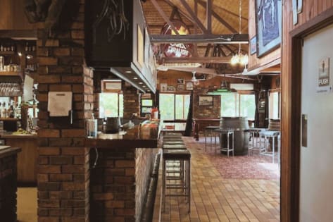 UNDER OFFER - Court House Hotel, Jamieson