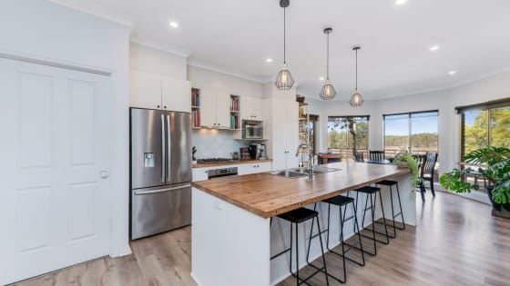 Licensed 30-dog facility with established 17-year trading history  within 90 minutes of Melbourne.