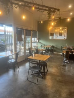THRIVING HOSPITALITY BUSINESS FOR SALE - RESERVOIR