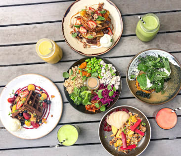 COFFEE LOUNGE  - Taking $18000pw. Beautifully Designed, Professionally Built. Cheap rent .  2.30 ...