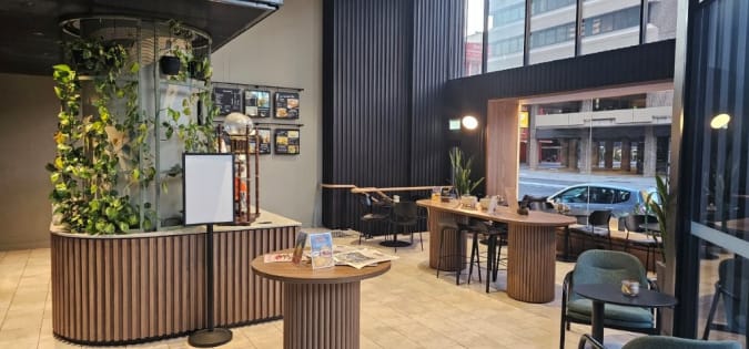 5 DAY BEAN BAR ESPRESSO FRANCHISE FLINDERS STREET GROUND FLOOR 15 STORY BUILDING $179,000+SAV