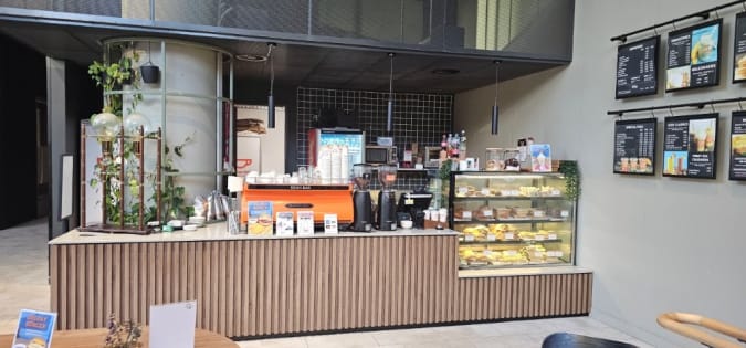5 DAY BEAN BAR ESPRESSO FRANCHISE FLINDERS STREET GROUND FLOOR 15 STORY BUILDING $179,000+SAV