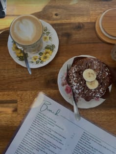THRIVING HOSPITALITY BUSINESS FOR SALE - RESERVOIR
