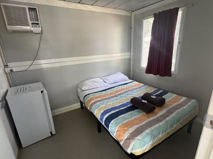 THE LEGENDARY LION’S DEN HOTEL (FREEHOLD) - 152HF