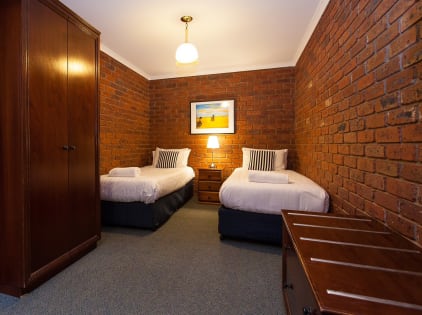 AN OUTSTANDING BUSINESS IN A BEAUTIFUL PART OF VICTORIA - 2873ML