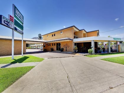 LARGE PROFITABLE LEASEHOLD MOTEL, IN FNQ LARGEST CITY - 2324ML