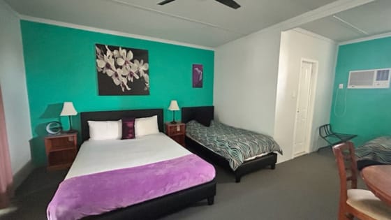 Profitable 15 - Room Murray River Motel with Long Lease Security