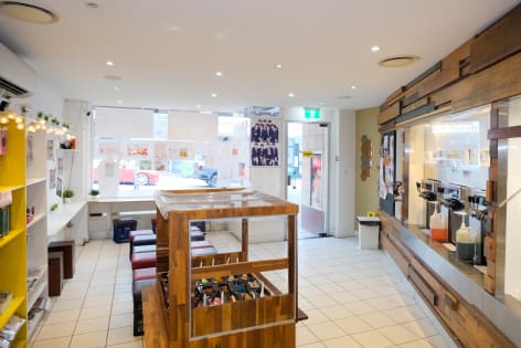 FROZEN YOGURT & BUBBLE TEA