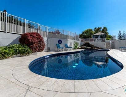 All Class in Runaway Bay - ID 8384