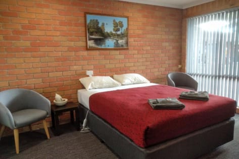 High-Exposure Regional Motel on Prime Western Highway Site