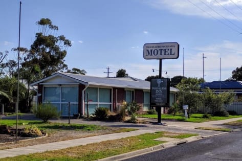 High-Exposure Regional Motel on Prime Western Highway Site