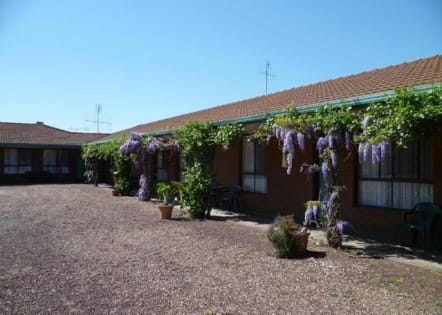 20 Room Motel for Sale in Tocumwal NSW Leasehold: $1,450,000, brand new 30-year lease.