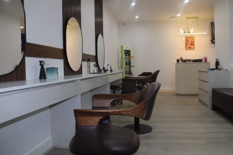 RARE FIND - Truganina's Premier Turnkey Beauty Destination!