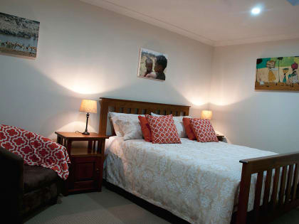 ROOMS TO RENT, OFFICES TO LEASE, SNOWBUNNIES TO SKI - 9CF