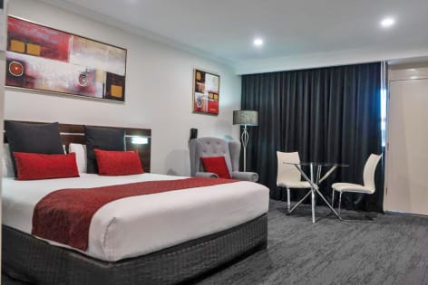 Motel for Sale - Large Central West Regional Service City