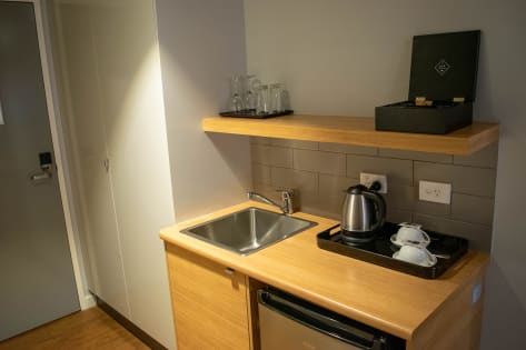 EXECUTIVE LONG TERM MONEY EARNER IN THE TOOWOOMBA CBD - 2900ML