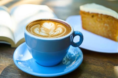 Coffee Shop. Paradise Point, Gold Coast. Rent only $680.00 pw! – Sales $14,000.00 pw.