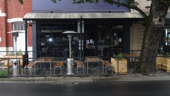REDUCED TO SELL - PIZZA & PASTA RESTAURANT CBD BENDIGO LONG ESTABLISHED BUSINESS