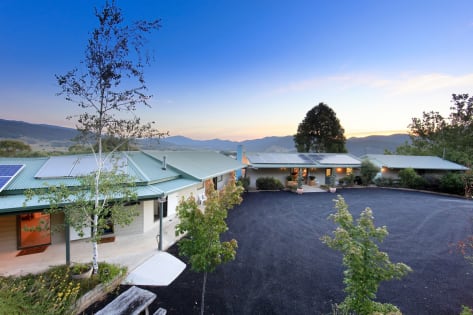 Queen's Cottage, Khancoban – Where the Murray & Snowy Mountains Lifestyle Meet