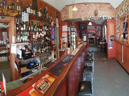 Historic hotel at the gateway to the Flinders Ranges