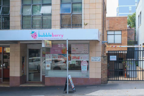 FROZEN YOGURT & BUBBLE TEA